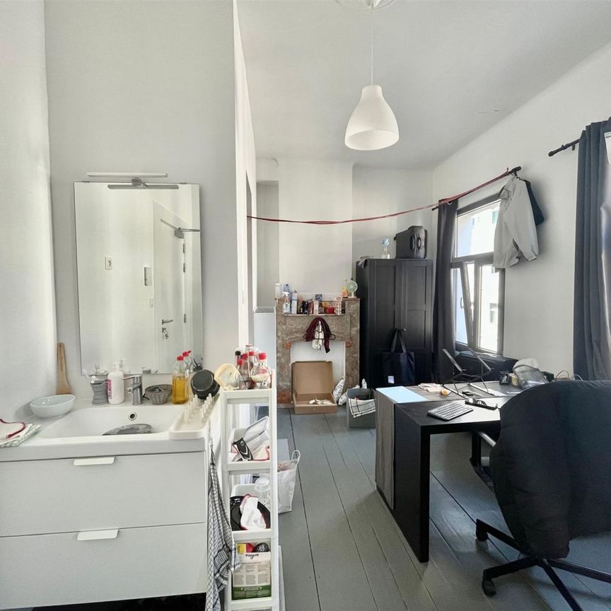 Gemeubelde studentenkamer met badkamer op toplocatie! - Foto 1