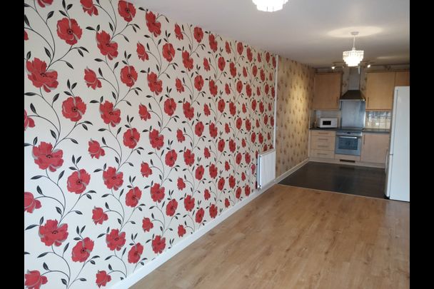 2 Bed Flat, Woodall Court, CR0 - Photo 1