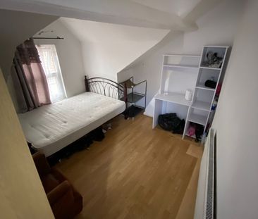 4 Bed Detached House, Katherine Road, E6 - Photo 3