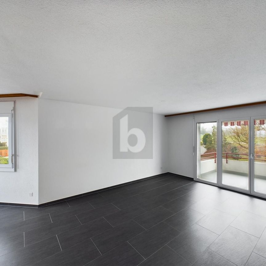 MODERN, KOMFORTABEL UND MIT GEMÜTLICHEM BALKON - Photo 1