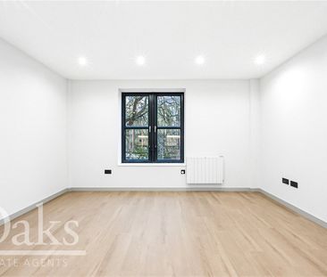 Dingwall Road, East Croydon, Surrey - Photo 1