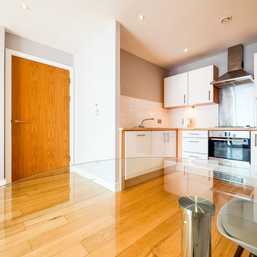 Meridian Plaza, Bute Terrace - Photo 1