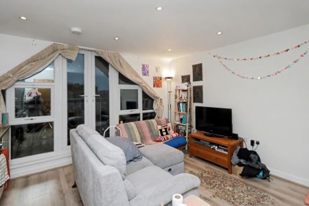Maple Road, Surbiton, KT6 - Photo 4