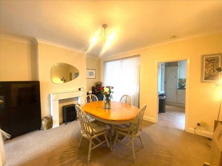 2 bedroom bungalow to rent - Photo 2