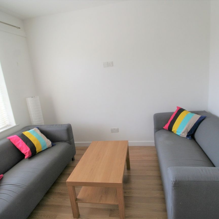 3 Bed Flat, Fairfield Court, M14 - Photo 1
