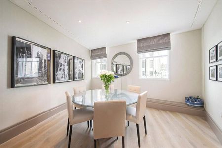 *SHORT LET* A sophisticated two bedroom apartment in the heart of Mayfair, W1. - Photo 4