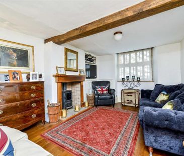 4 bedroom detached house to rent - Photo 2