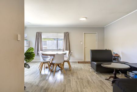 129b Boundary Road - FULLY FURNISHED - Photo 4