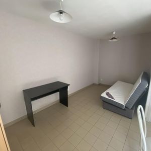 Location Appartement 1 pièce Meublé 20m² LE CREUSOT 71200 - Photo 2
