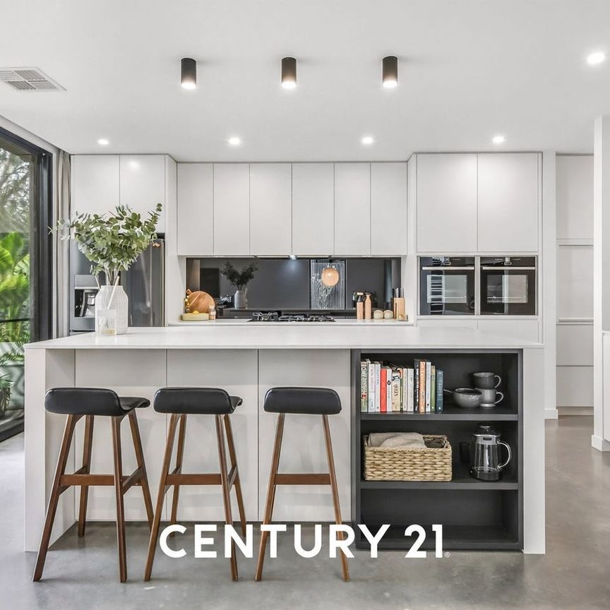 A Rare Dual-Living Luxury Residence - Photo 1