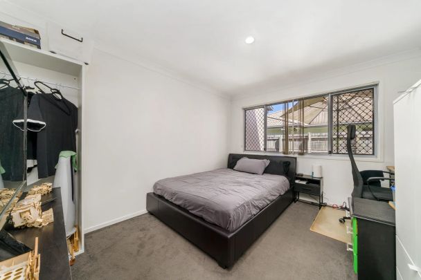 Spacious low maintenance home in quiet cul-de-sac with SOLAR! - Photo 1