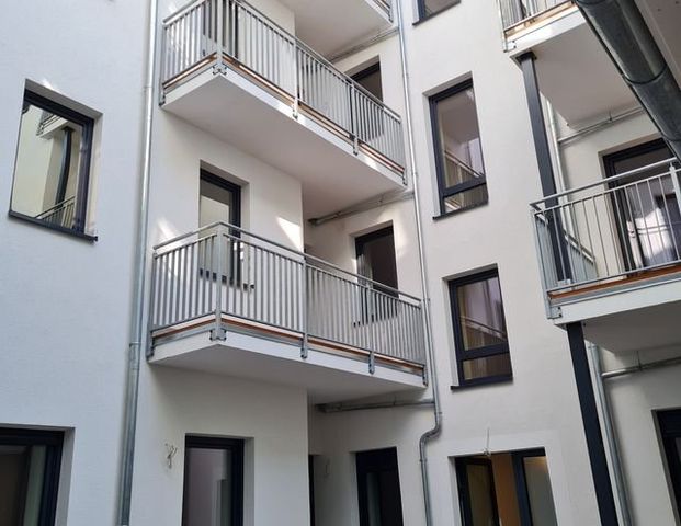 Schicke 3-Zimmerwohnung mit Parkett, Balkon, EinbaukÃ¼che u. guter Energieeffizienz - Photo 1