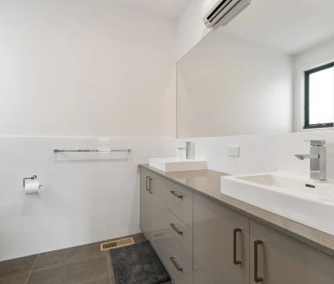 Fully furnished beachside home - Photo 4