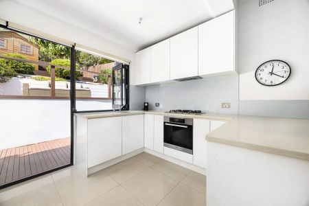 Classic-Contemporary Charm In A Leafy Pocket On The Cusp Of Coogee - Photo 3