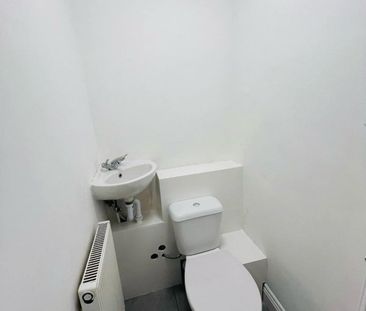 Room in a Shared Flat, Barrett House, NW6 - Photo 4