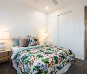 Executive Townhouse in Popular Inner City Toowong. - Photo 2