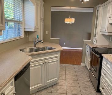 For Lease - 48 North Forster Park Drive, Oakville, Ontario - Photo 6