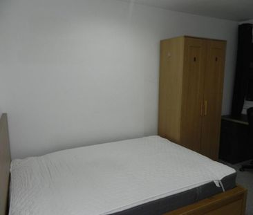 5 bedroom semi-detached house to rent - Photo 5