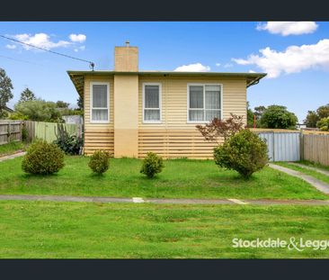 Family Home - Photo 4