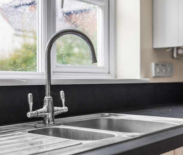 Emmer Green, Reading, RG4 - Photo 2