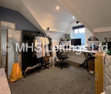2 Bedroom Mid Terraced House for rent in Meadow View - Photo 6