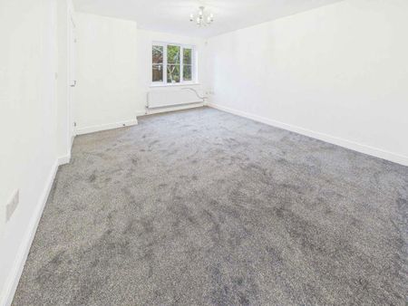 3 bedroom semi-detached house to rent - Photo 2