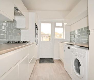 3 bedroom semi-detached house to rent - Photo 4