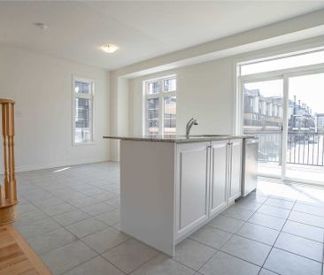 For Lease - 6 Parker Avenue, Richmond Hill, Ontario - Photo 2