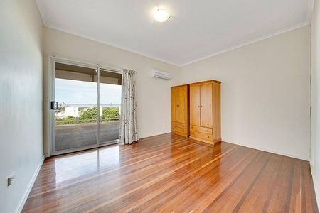 A Classic on Auckland Hill - Photo 5