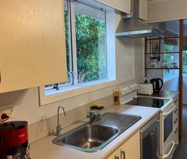 Modern Three‑Bedroom Home in Prime Location - Photo 3