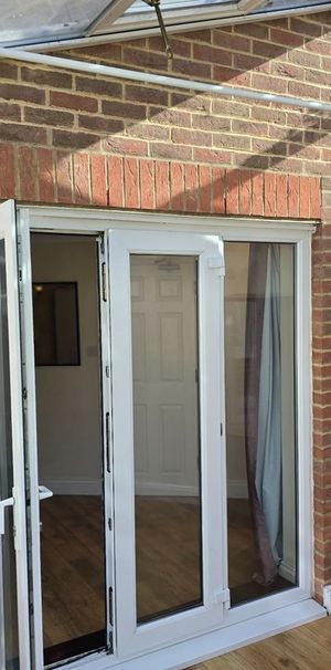 3 Bed Terraced House, Thornton Road, CR0 - Photo 1