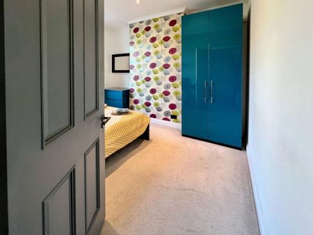 4 bedroom terraced house to rent - Photo 5