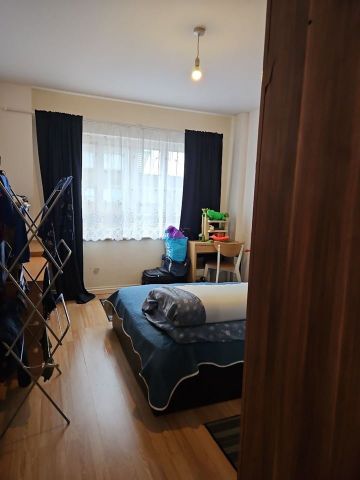 1 Bed Flat, Station Parade, IG11 - Photo 2