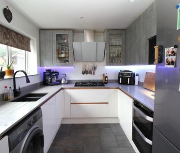 3 bedroom link detached house to rent - Photo 5