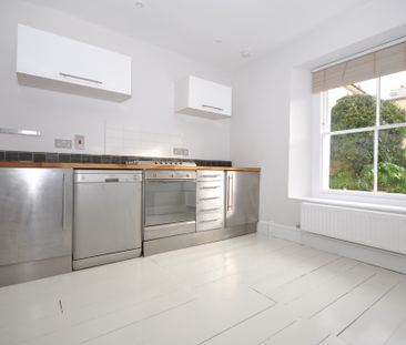 Wellington Square, Pittville, Cheltenham - Photo 6