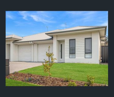 STYLISH LOW MAINTENANCE DUPLEX - Photo 6