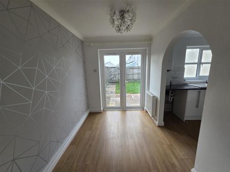 3 bedroom terraced house to rent - Photo 3