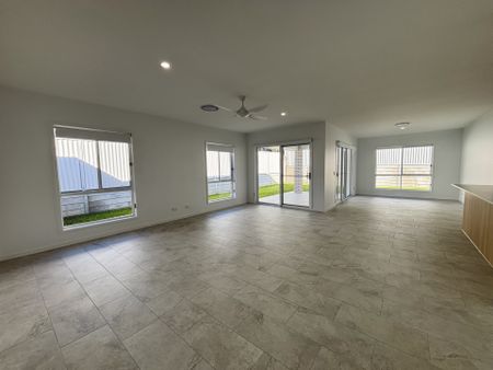 6 Turtle Rise, Bonville - Photo 3