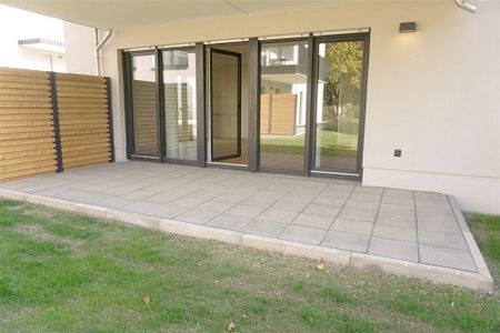 Trier: Wohnen an der Mosel – moderne 3 ZKB Erdgeschosswohnung mit Einbauküche und Terrasse - Photo 3