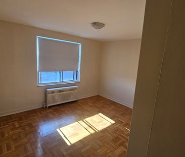 For Lease - 1969 Eglinton Avenue Unit# 305, Toronto, Ontario - Photo 3