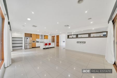 4 Zenith Avenue, Williams Landing VIC 3027 - House For Rent | Domain - Photo 2