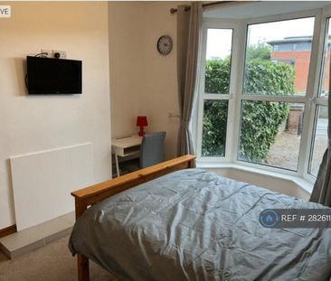 1 bedroom in a house share to rent - Photo 4