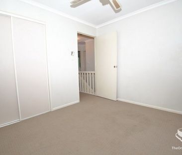 Quiet 3 bedroom townhouse - Photo 3