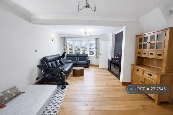 3 bedroom end of terrace house to rent - Photo 1