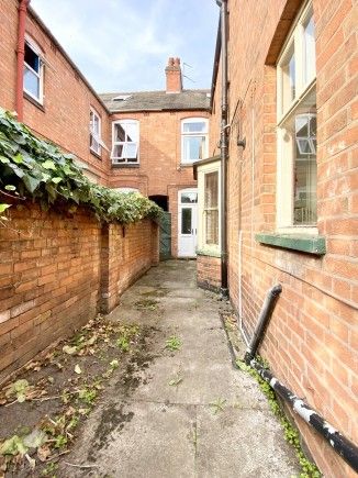 1 Bed - Upperton Road, Leicester, - Photo 4