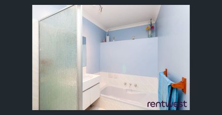 Perfect Family Home in Quiet Cul-de-Sac - Photo 3