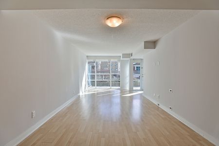 4 Bedrooms - Photo 4