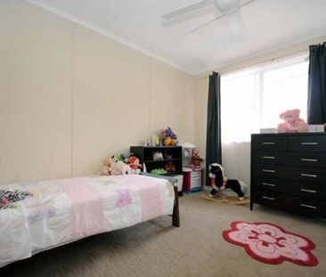 381 Hume St Kearneys Spring - Photo 4
