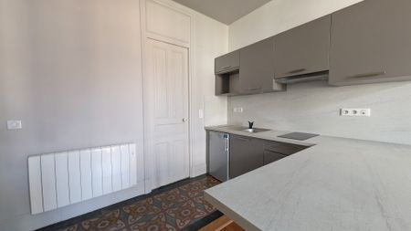 Location Appartement 1 pièce 23m² CHAMBERY 73000 - Photo 2