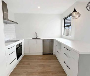 Elegant Halswell Home - Photo 4